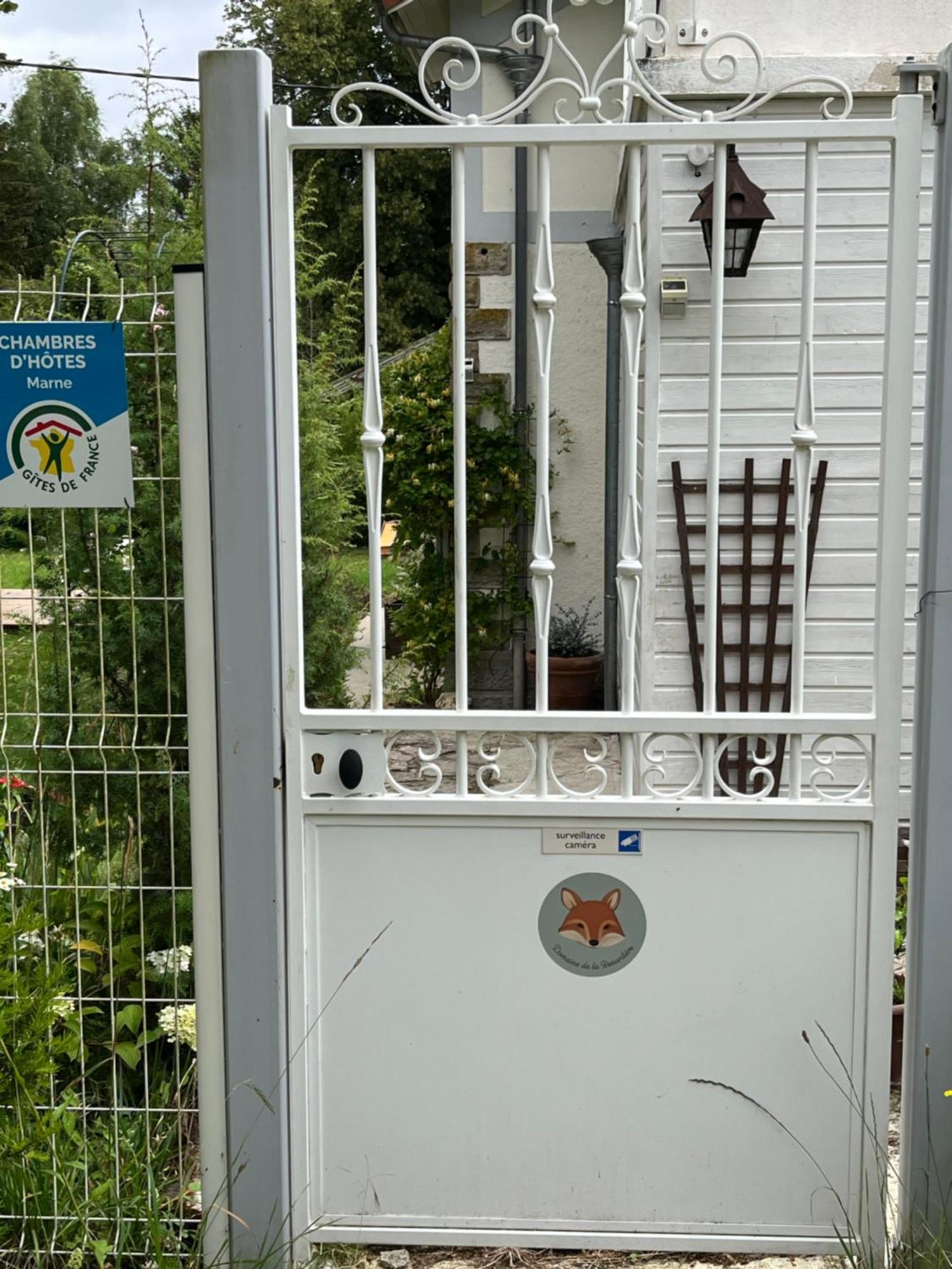 "Aux Chants Des Oiseaux" Domaine De La Renardiere Les Grandes-Loges Exterior foto